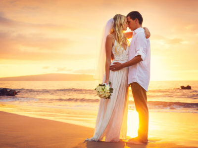 wedding-couple-beach-at-sunset